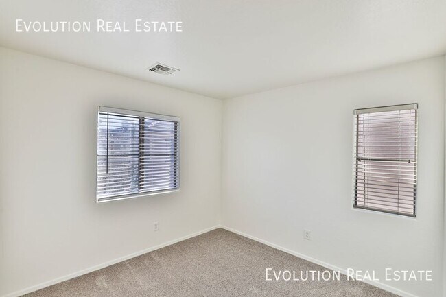 Building Photo - 4616 E Laurel Ct