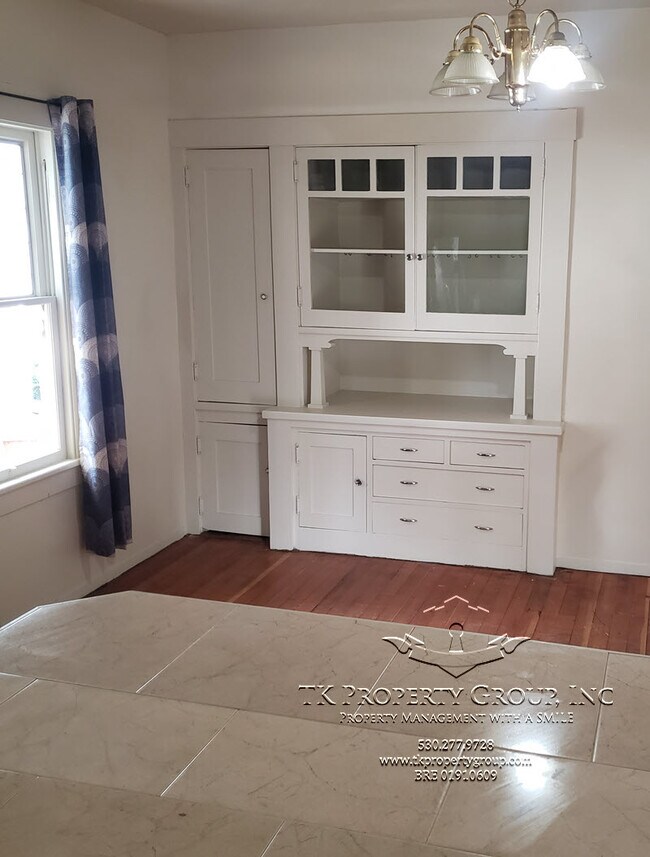 Building Photo - 322 Buena Vista St