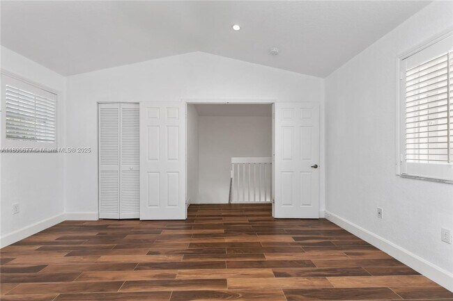 Building Photo - 935 Corkwood St