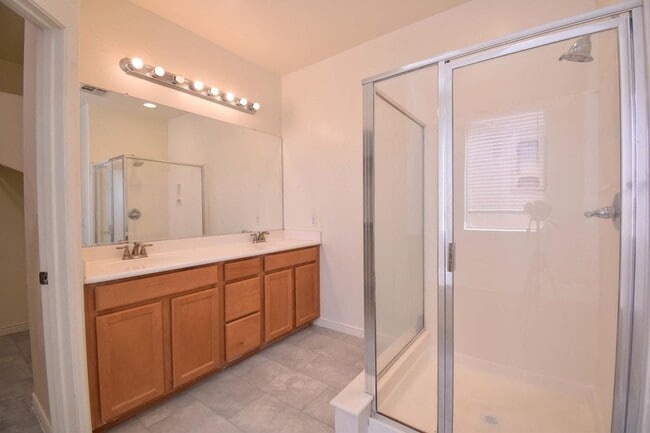 Building Photo - 21017 W Glen St