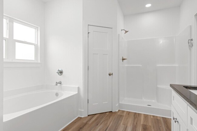 Building Photo - Spacious 3-Bedroom Home W/Office