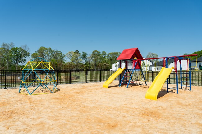 Building Photo - 4039 Cedar Fls Ln