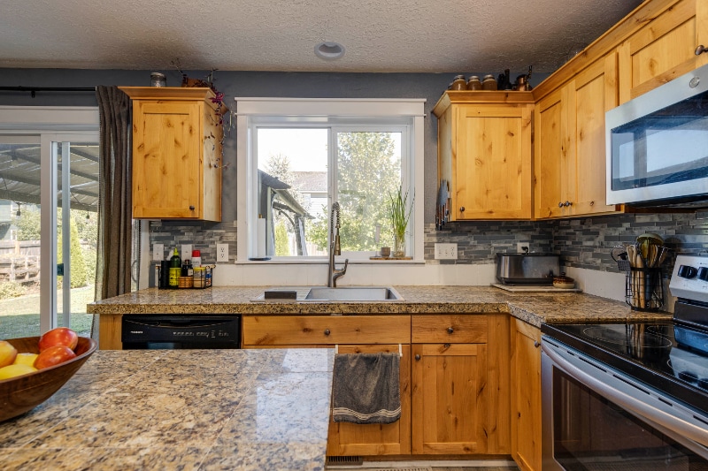 Building Photo - 1026 E 15th St