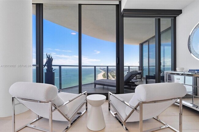 Building Photo - 15701 Collins Ave