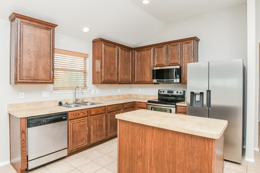 Building Photo - 1842 Reynolds St