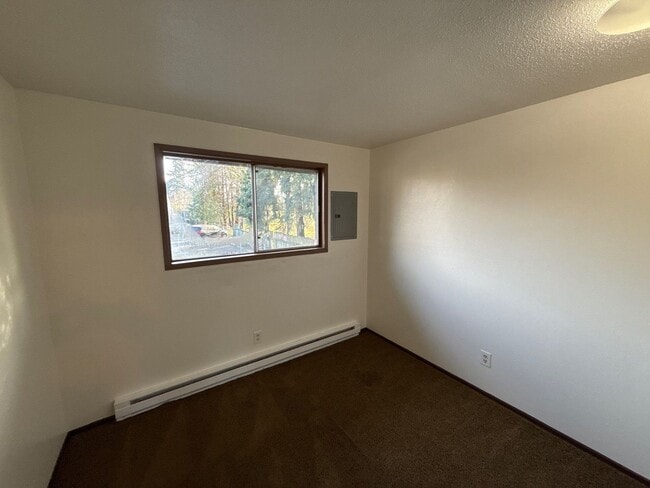 Building Photo - 3822 Iberis St NE