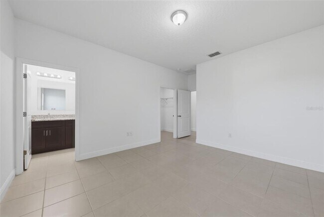 Building Photo - 304 Begonia Ct