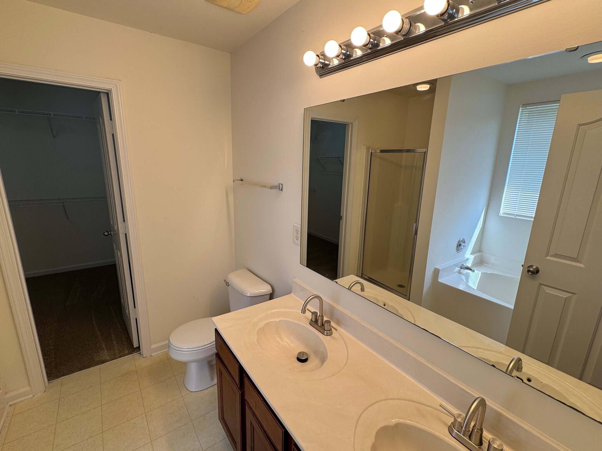 Building Photo - 6718 Sequoia Hills Dr