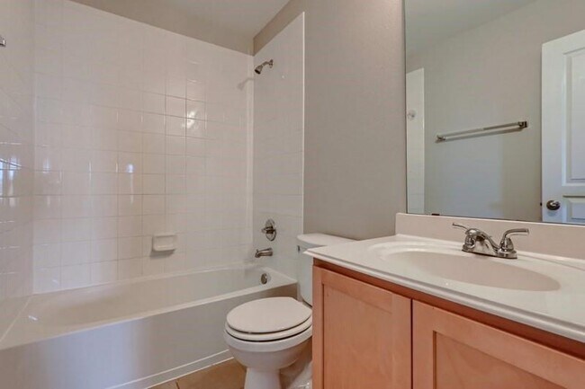 Building Photo - 3614 Creole Bay Ln