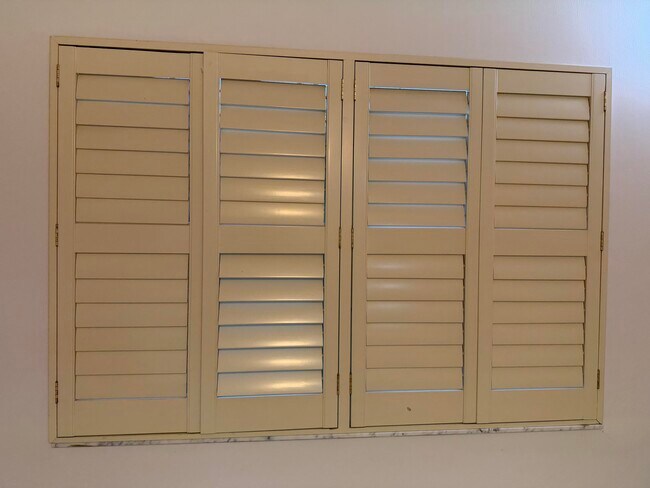 Building Photo - 1343 Lake Breeze Dr