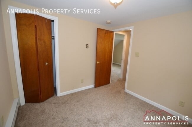 Building Photo - 536 Tepper Rd