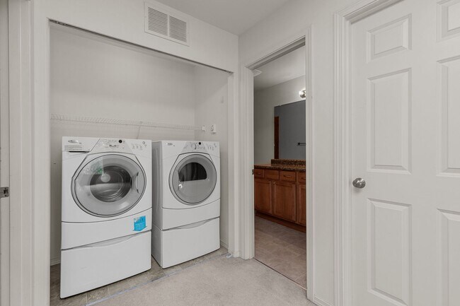 Building Photo - Stunning 3 bed, 2.5 bath home in desirable Bothell neighborhood