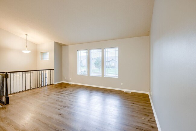 Building Photo - Elkhorn 3 Bedroom!!