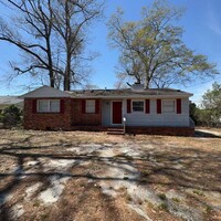 Building Photo - 2125 Wesley Dr