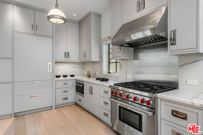 Building Photo - 15225 Palisades Village Ln