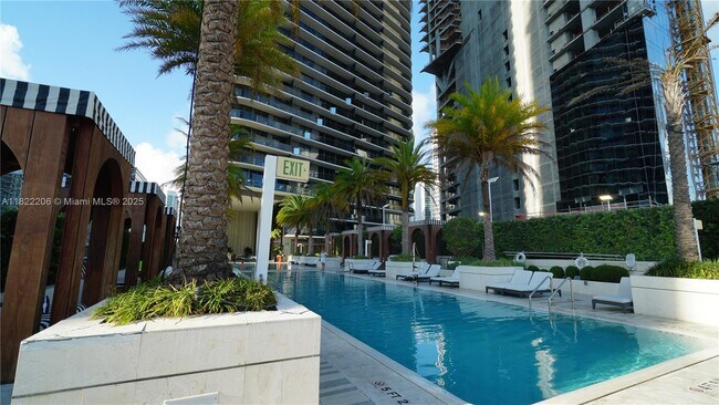 Building Photo - 801 S Miami Ave