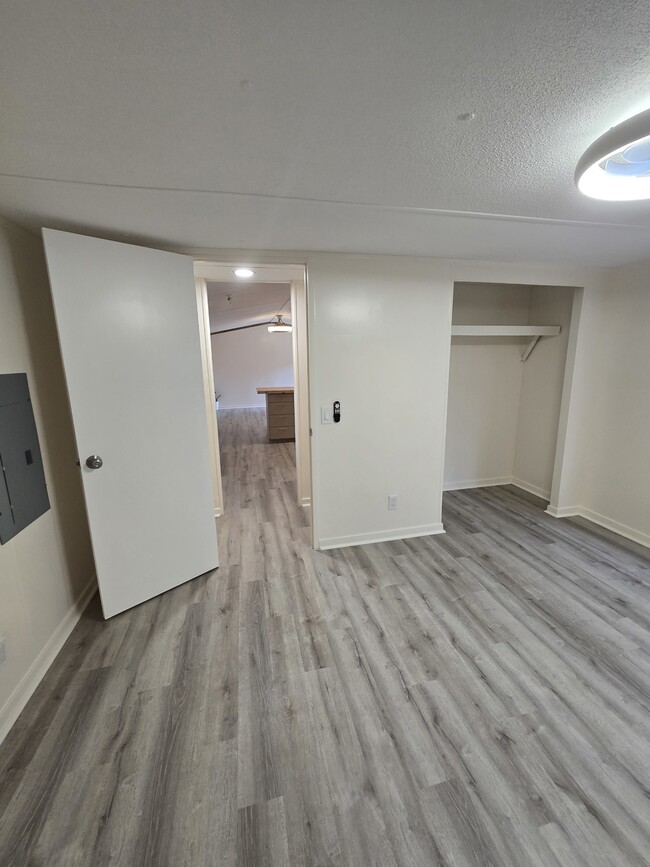 Building Photo - 960 N Rock Crusher Rd