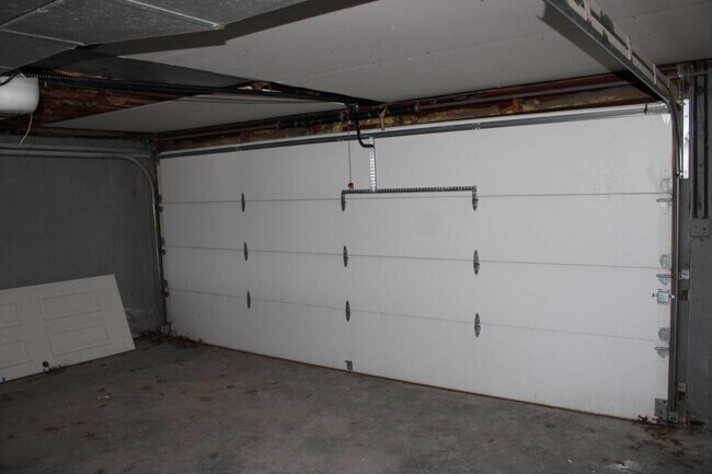 Building Photo - 18008 E 27 St S