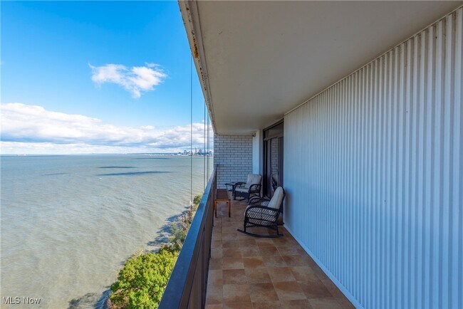 Building Photo - 12550 Lake Ave