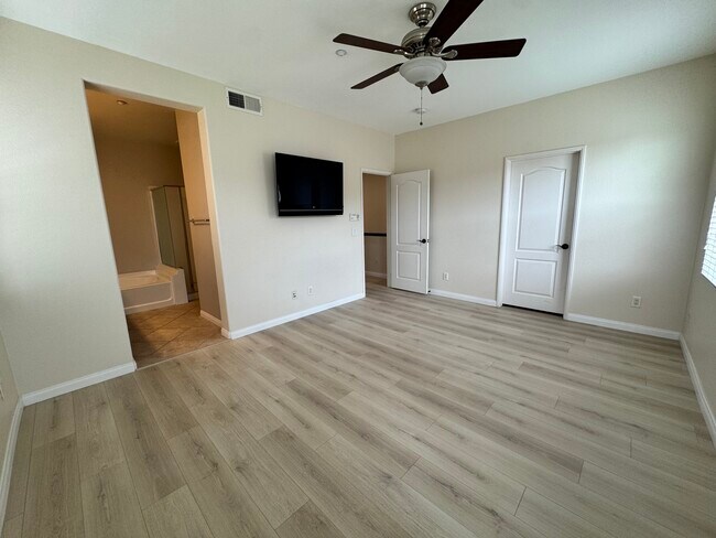 Building Photo - 17011 Calle Trevino