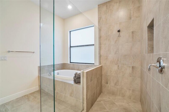 Building Photo - 11785 Waterway Cir