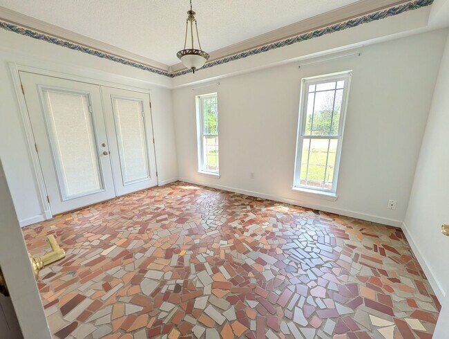 Building Photo - Summit Duplex