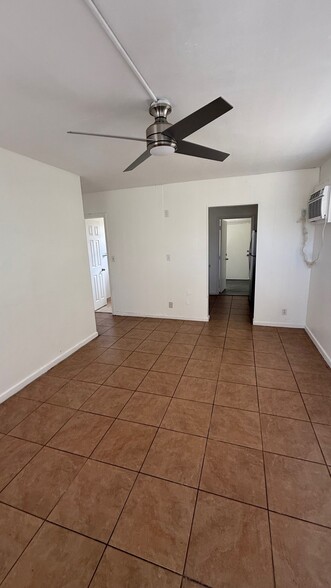Building Photo - 1708 Lauderdale Manor Dr