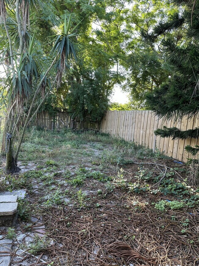 Building Photo - 2707 Hunt Club Ln