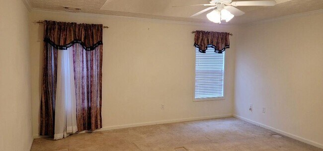 Building Photo - 731 Thompson Ridge Dr