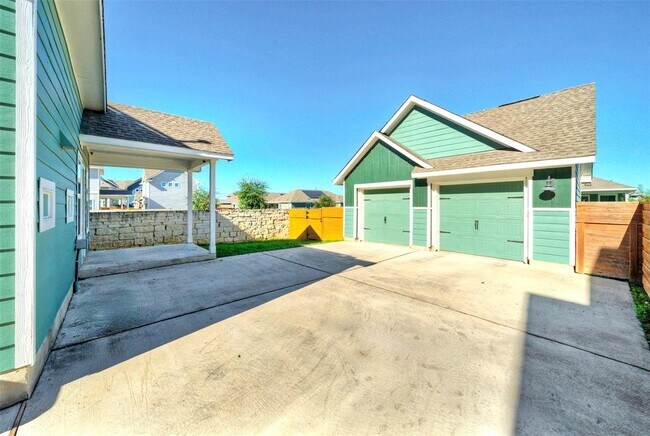 Building Photo - 201 Rioja