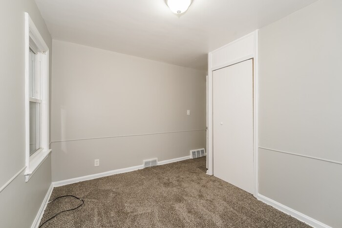 Building Photo - 18505 Maple Heights Blvd