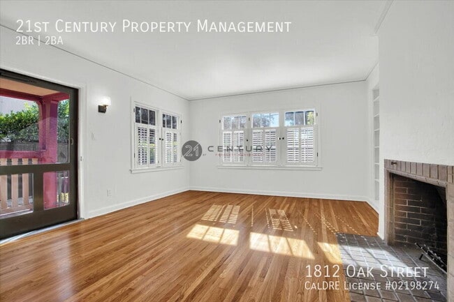 Building Photo - 1812 Oak St
