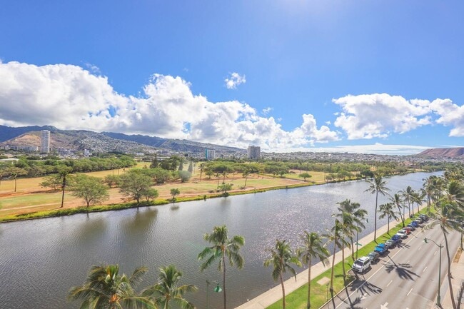 Building Photo - 2281 Ala Wai Blvd