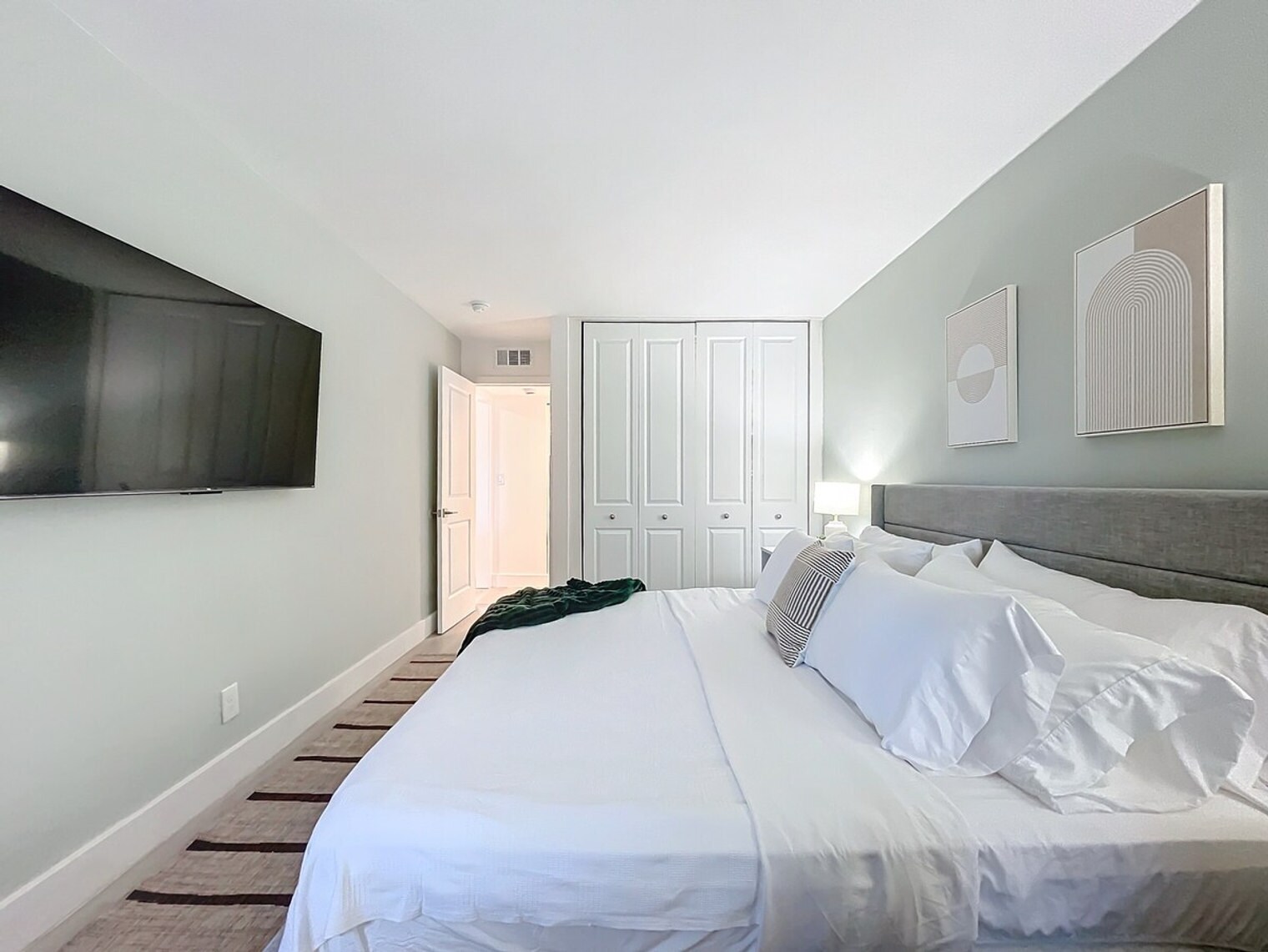 Building Photo - 1401 SE 15th St