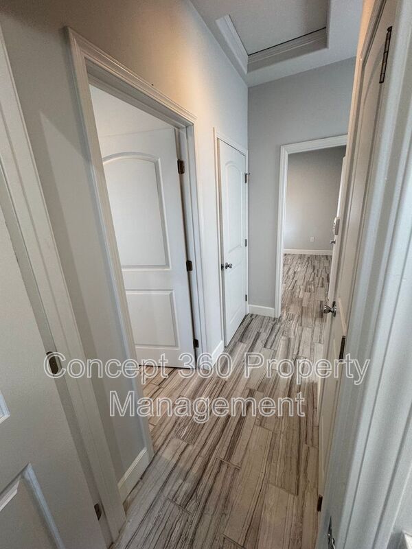 Building Photo - 1143 W 163rd St