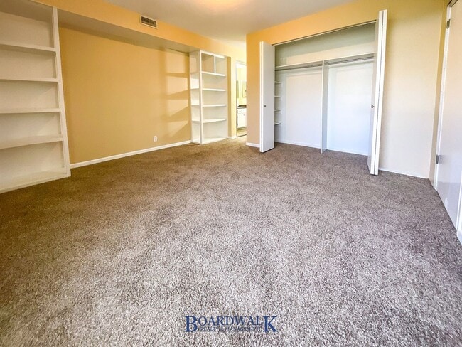 Building Photo - Beautiful 2 bed 2 bath Condo