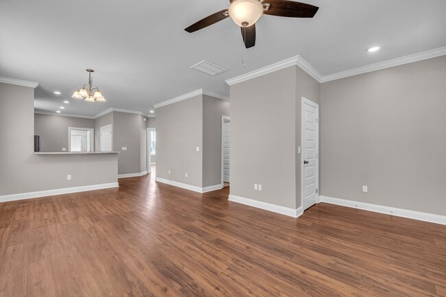 Building Photo - 702 Moore St