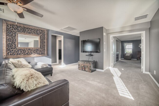 Building Photo - SUMMERLIN - FULLY FURNISHED - ALL UTILITIE...