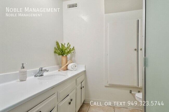 Building Photo - 700 S Yorba St