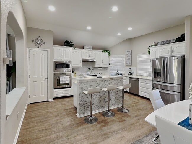 Building Photo - Charming Corner Lot Home in The Villages at Edgecliff – Crowley ISD!