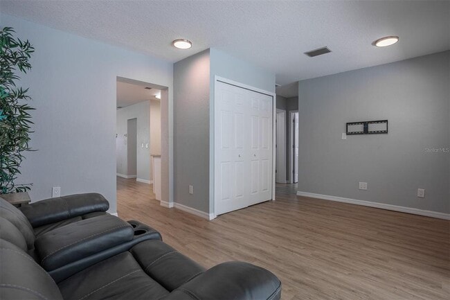 Building Photo - 711 Bayshore Dr