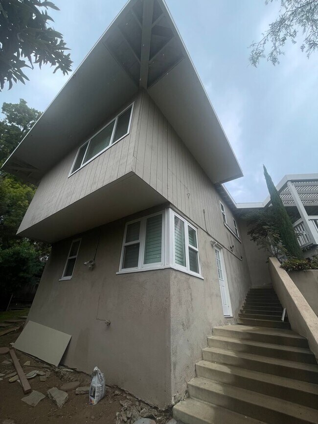 Building Photo - 714 Ocean View