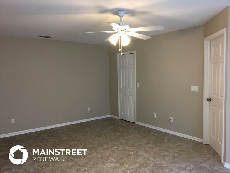 Building Photo - 622 SW 11th Ave