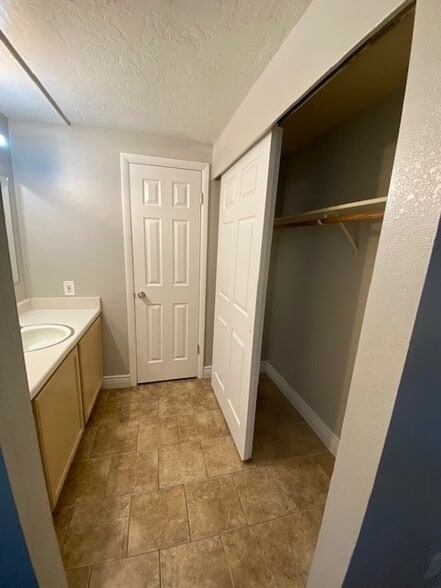 Building Photo - 6755 S 700 E