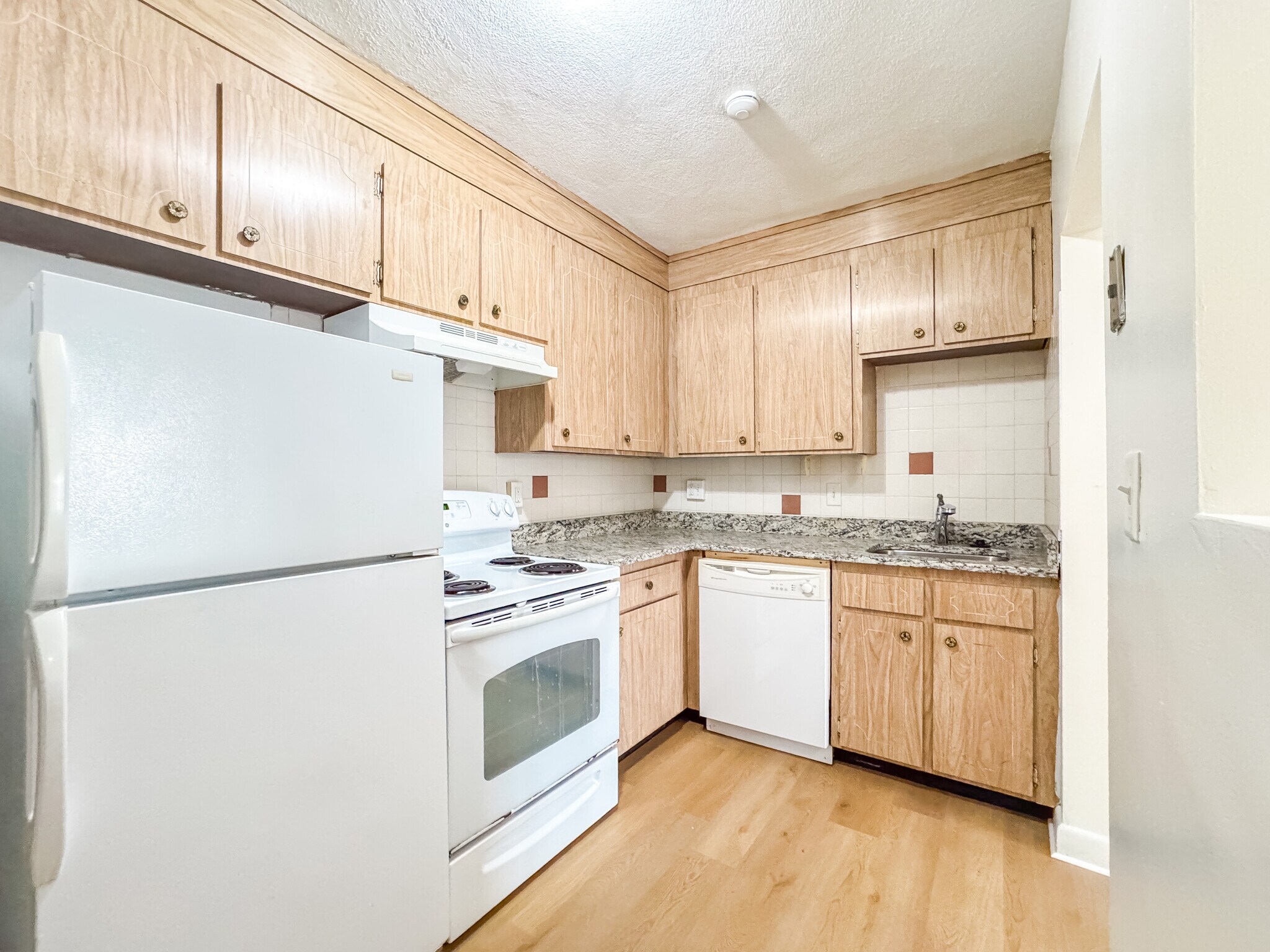 Building Photo - 11 Hodges Ave