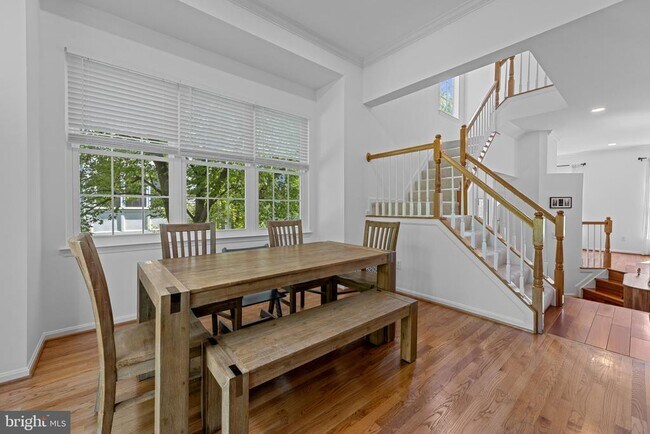 Building Photo - 21622 Monmouth Terrace
