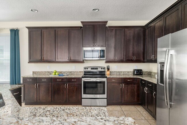 Building Photo - 909 Desert Mountain Ct