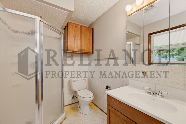 Building Photo - 428 Peach Tree Ln