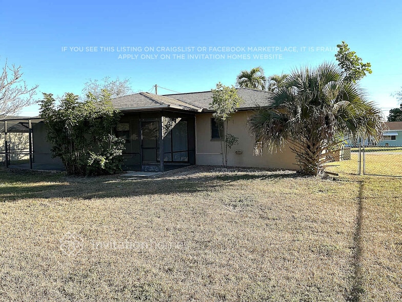 Building Photo - 1435 SE 12th St