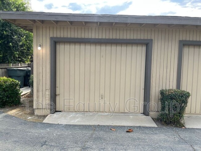 Building Photo - 2038 E Vassar Ave